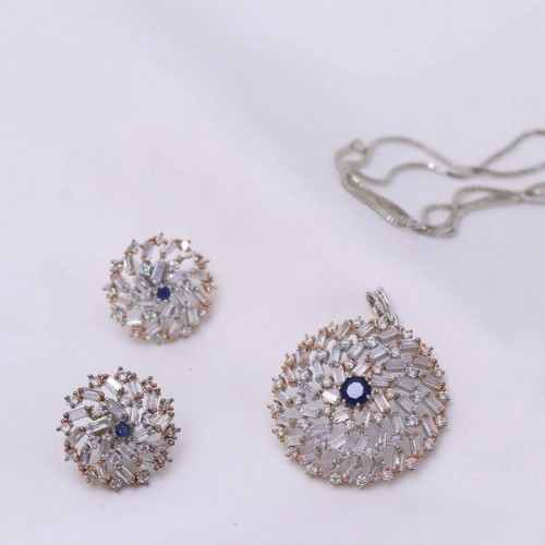 Crystal Kiss Stud Pendant Set