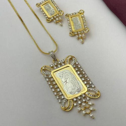 Royal Heritage Pendant Set