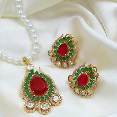 Bloom Pop Statement Pendant Set